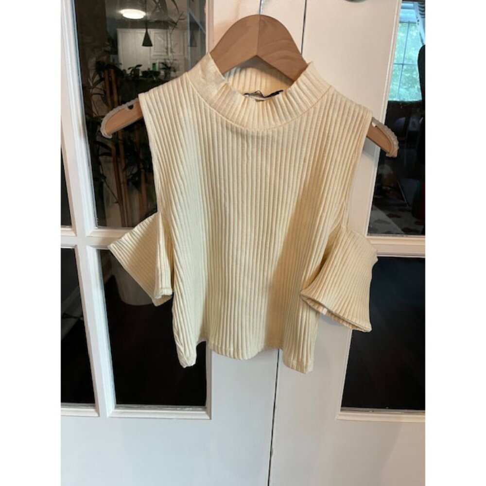 ZARA Cream Mock Neck Off Shoulder Knit Crop Top Size M